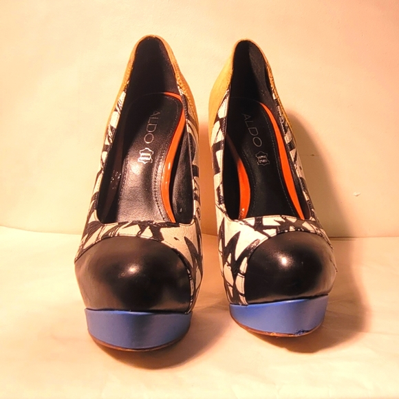 Colorful artistic Aldo statement pumps - Picture 3 of 7